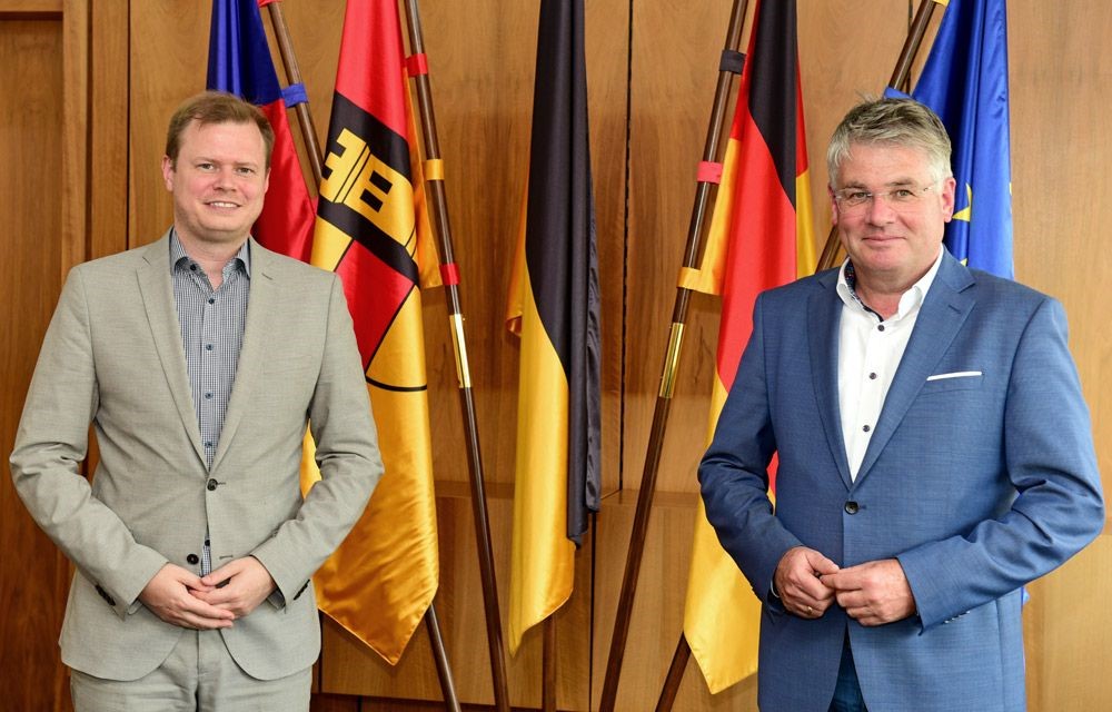 CDU-Landtagsabgeordneter Winfried Mack (rechts) besucht OB Michael Salomo im Rathaus Heidenheim; Foto: Stadt Heidenheim
